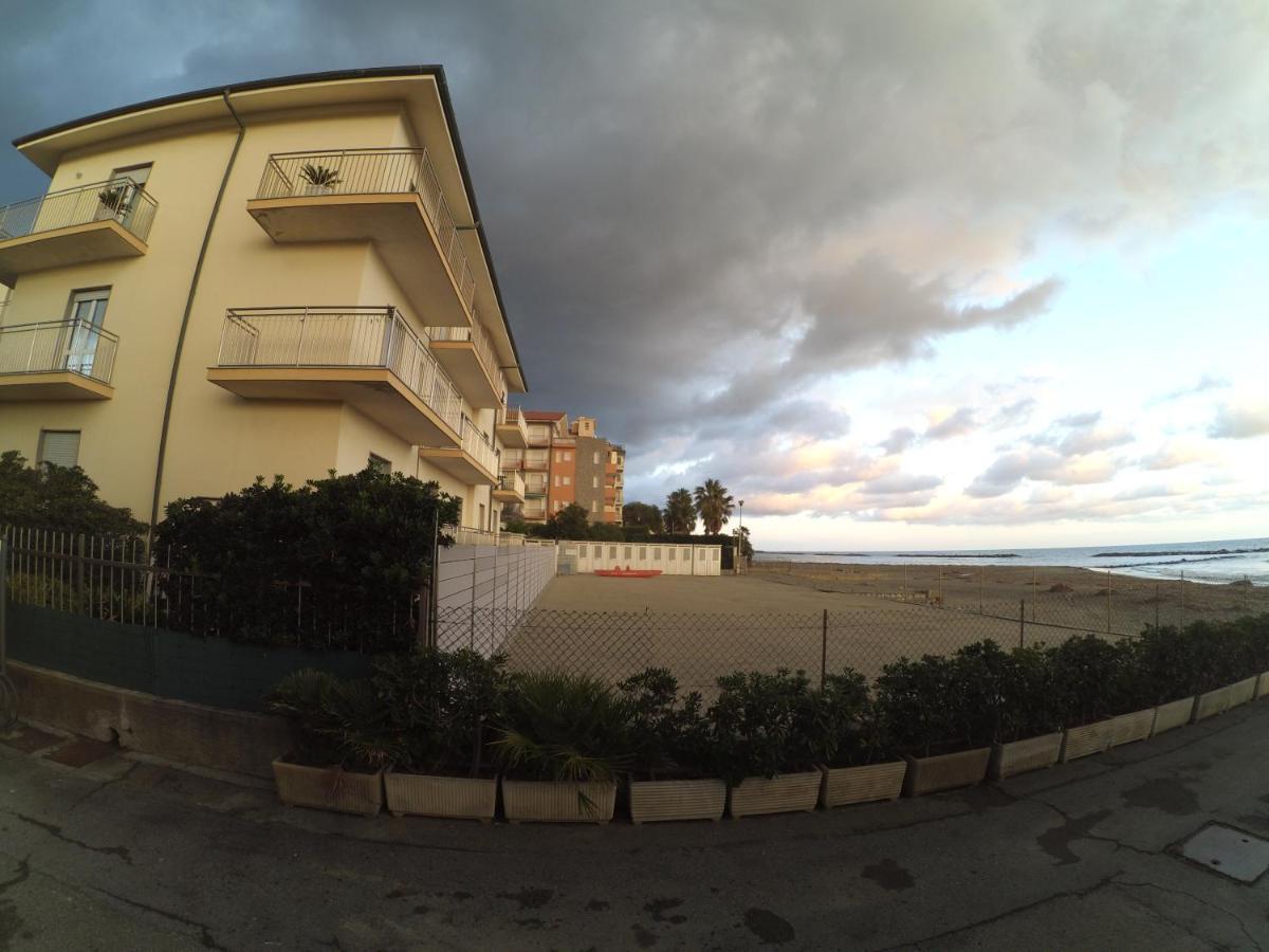 Appartamenti Scarone Diano Marina Exterior foto